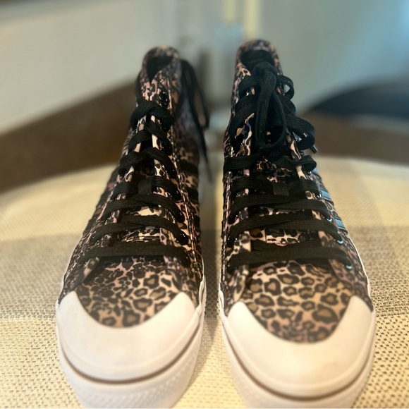 Adidas New Women's Nizza Platform Mid Sneakers Size: 7 - Picture 5 of 10